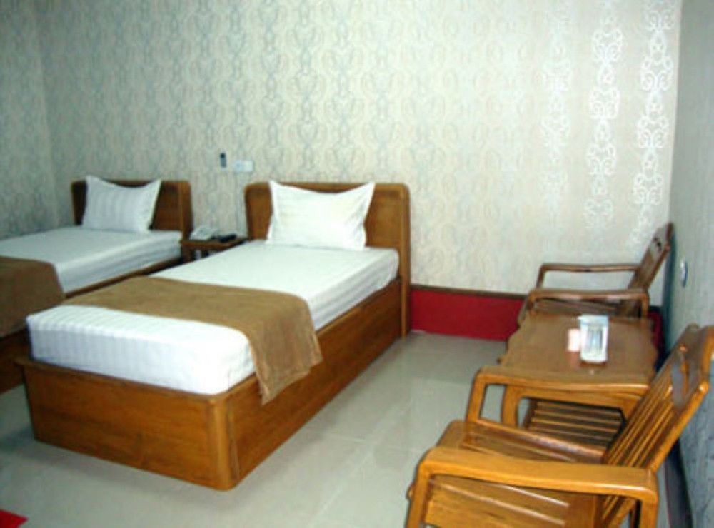 Aung Tha Pyay Hotel 2 Янгон Экстерьер фото